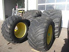 Goodyear John Deere 8000