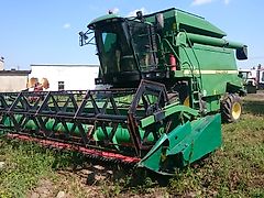 John Deere 2266