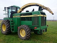 John Deere 6850