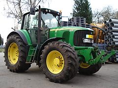 John Deere 6920