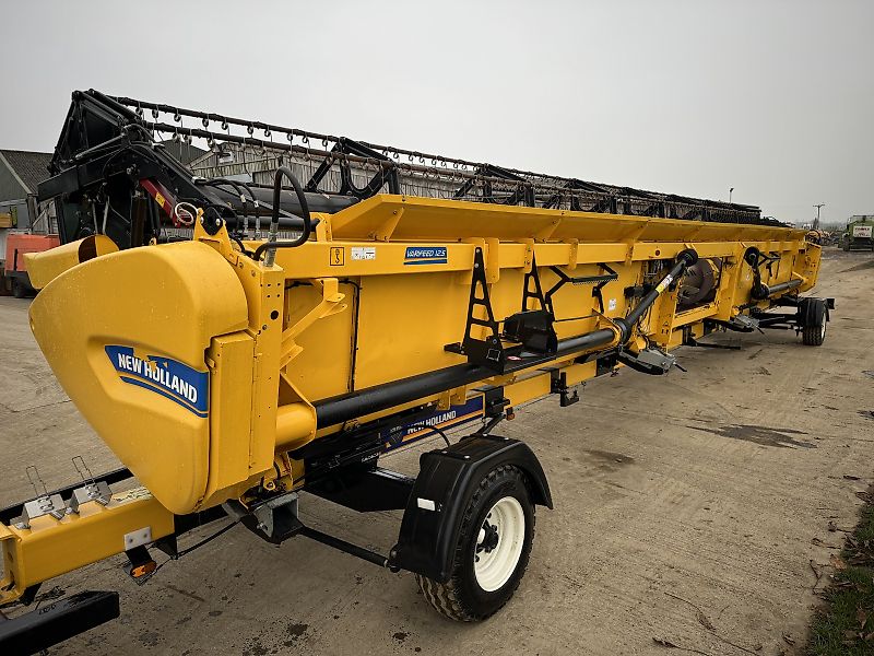 New Holland 41ft Varifeed Header