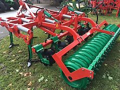 AGRO-MASZ Runner 30 mit Crackerwalze