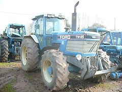 FORD/NEW HOLLAND A VENDRE PIECES DETACHEES DE TRACTEUR TW25